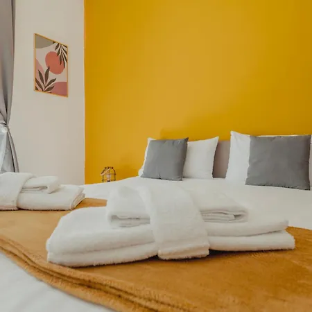 Apartment Rofesi *